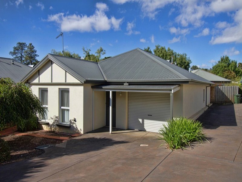 2/152 High Street, Woodend, Vic 3442 Property Details