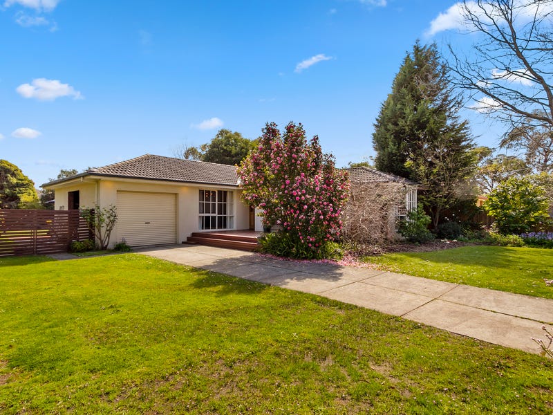 47 Lloyd Street N, Knoxfield, VIC 3180 - realestate.com.au