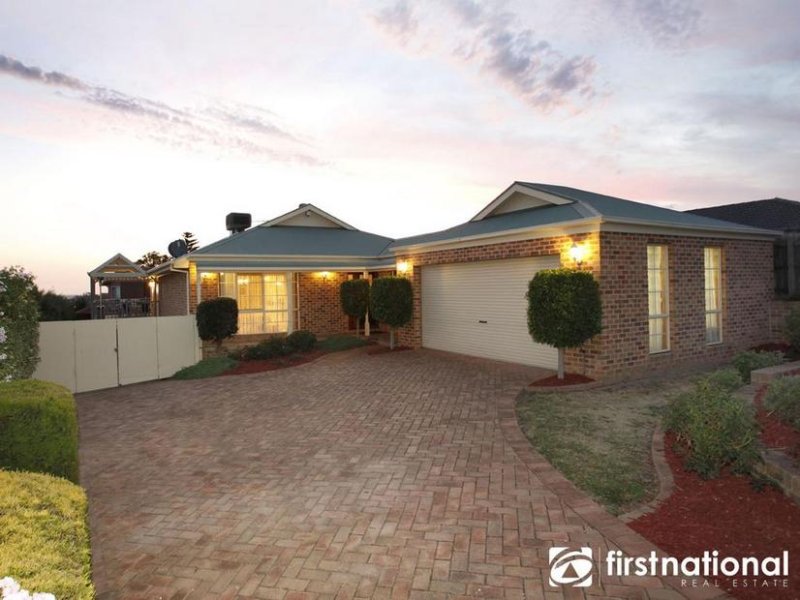 9 Highland Drive, Pakenham, Vic 3810 Property Details