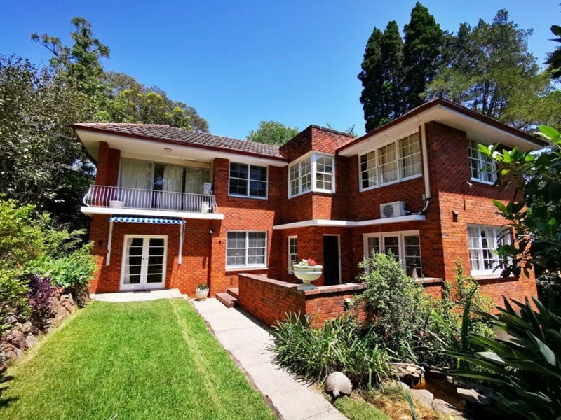 8 Bloomsbury Avenue, Pymble, NSW 2073