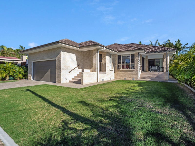 65 Savoy Drive, Broadbeach Waters, QLD 4218