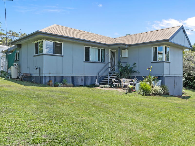 4 Logan Crescent, Dunwich, Qld 4183 Property Details