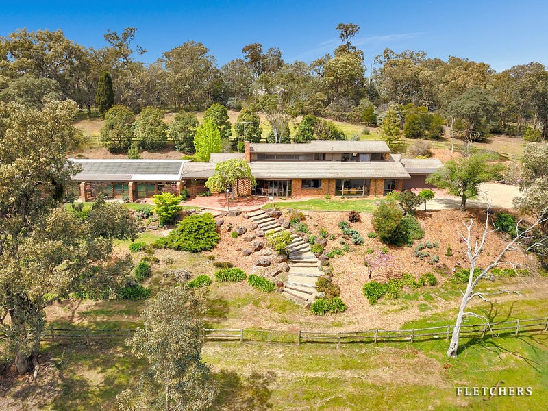 300 Menzies Road, Kangaroo Ground, VIC 3097