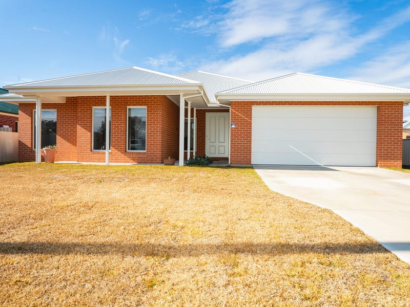 20 b Street, Holbrook, NSW 2644 House for Sale