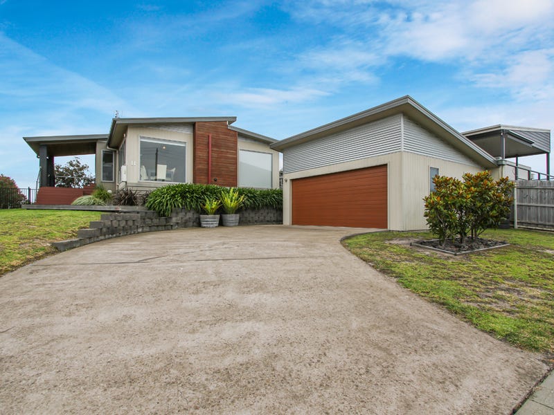 11 Bream Road, Lake Tyers Beach, VIC 3909