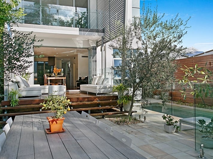 15 Sportsman Avenue, Mermaid Beach, QLD 4218