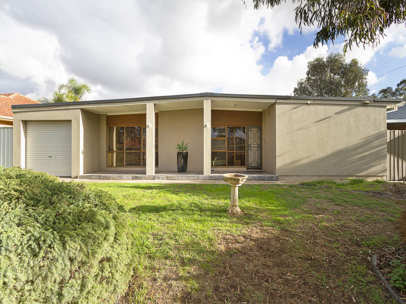 32 Curbur Avenue, Pooraka, SA 5095 Property Details