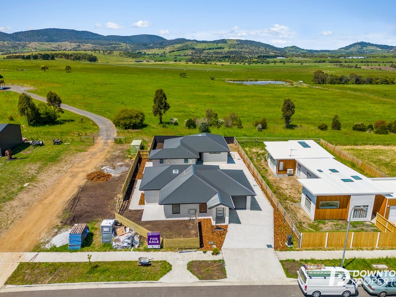 2/28 Villenevue Street, Campania, Tas 7026 Townhouse for Sale