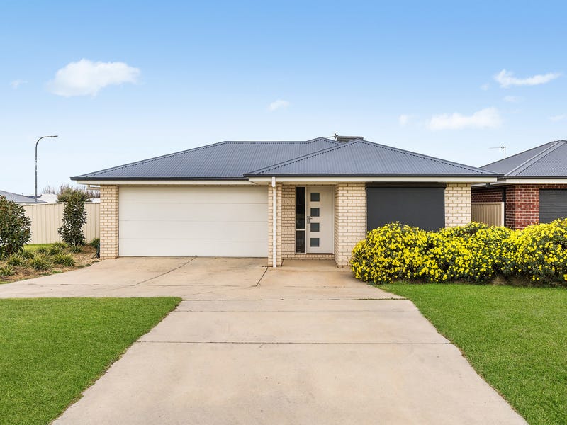 37 Cootamundra Boulevard, Gobbagombalin, NSW 2650 House for Sale