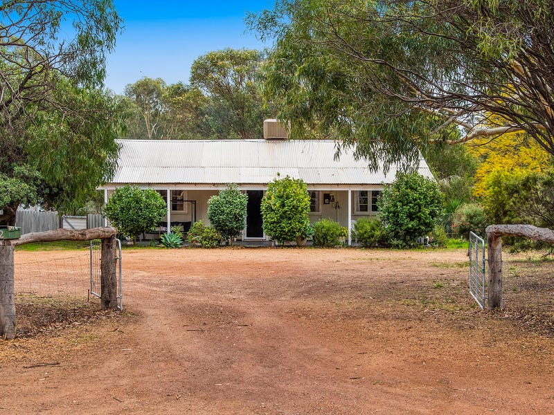 2 Farmers Avenue, Boddington, WA 6390 Property Details