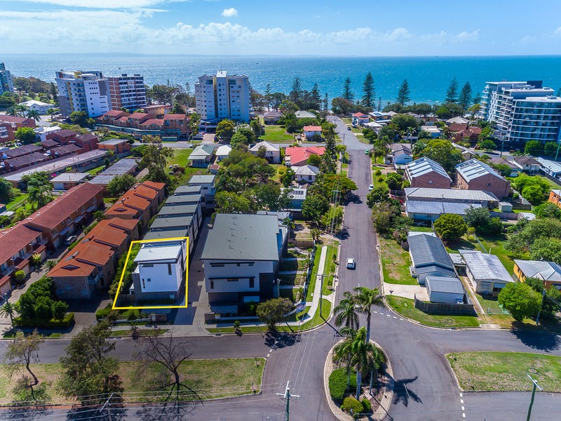 Townhouses for Sale in Redcliffe, QLD 4020