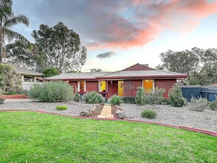 16 Pine Drive, Aberfoyle Park, SA 5159