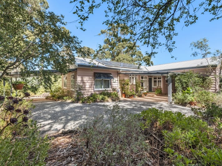2102 Geelong Road, Mount Helen, VIC 3350
