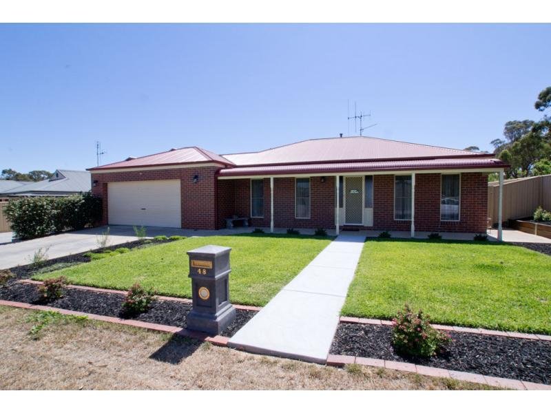 48 Pioneer Drive, Maiden Gully, VIC 3551