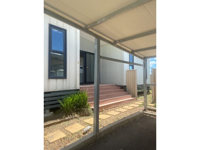 2/18 North St, Wandoan, Qld 4419 House for Rent