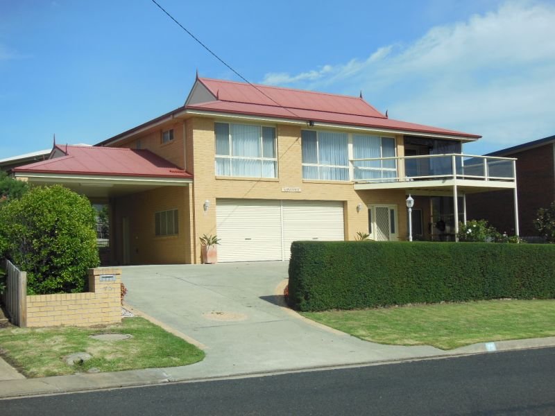 75 Lakeside Drive, Lake Tyers Beach, VIC 3909