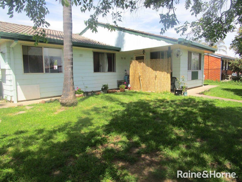 18 Kenny Drive, West Tamworth, NSW 2340