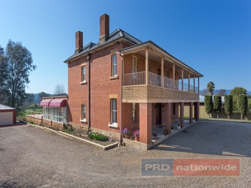 10 Fitzroy Street, Tumut, NSW 2720 Property Details