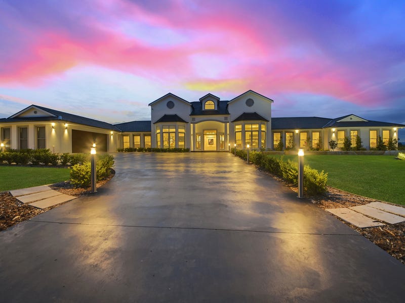 58 Twin Creeks Drive, Luddenham, NSW 2745