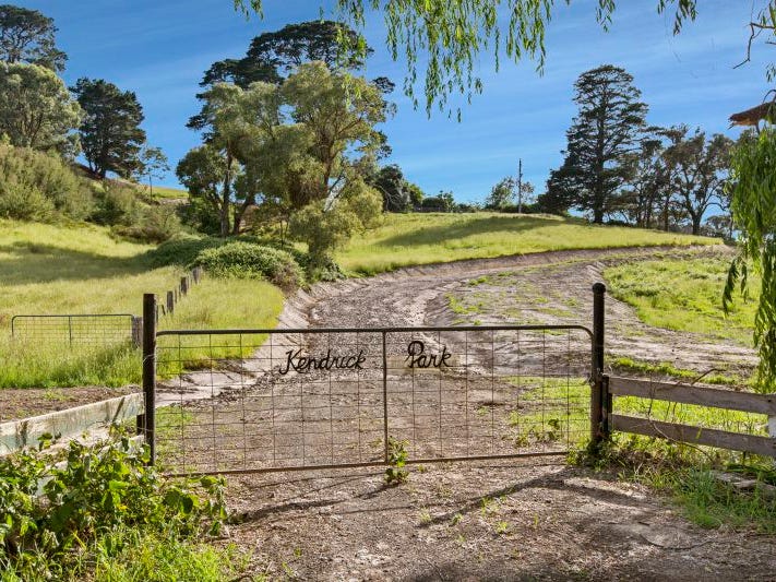 1290 WallanWhittlesea Road, Upper Plenty, Vic 3756 Farmlet for Sale