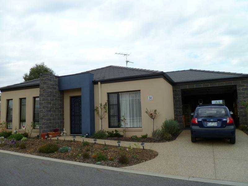 31/27 Jefferson Road, Garfield, Vic 3814 Property Details