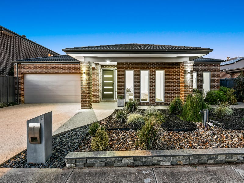 10 Malmesbury Road, Cranbourne North, VIC 3977