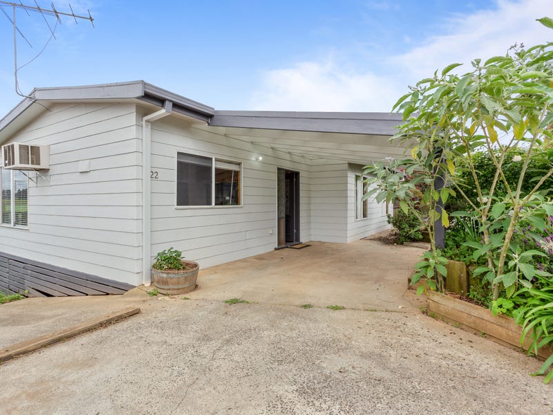 22 Paterson Street, Drouin East, VIC 3818