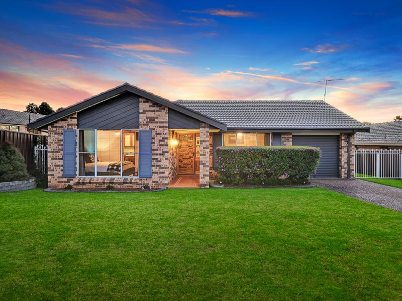 12 Pademelon Avenue, St Helens Park, NSW 2560