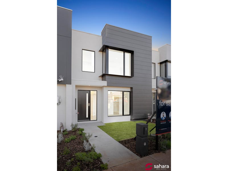 63 Roehampton 7 Roehampton Drive, Strathtulloh, Vic 3338 - Property Details