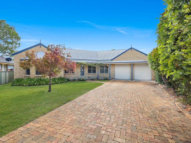 22 Cobb and Co Circuit, Tamworth, NSW 2340 Property Details