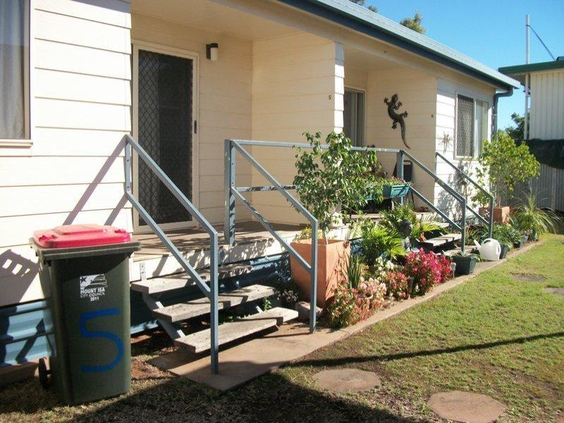 5/175 Camooweal Street, Menzies, QLD 4825