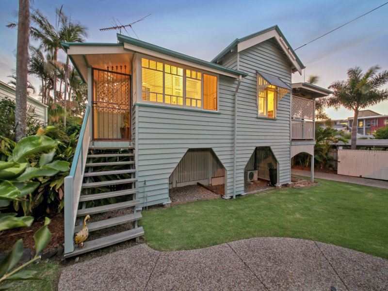 9 Brisbane Street, Sandgate, Qld 4017 Property Details