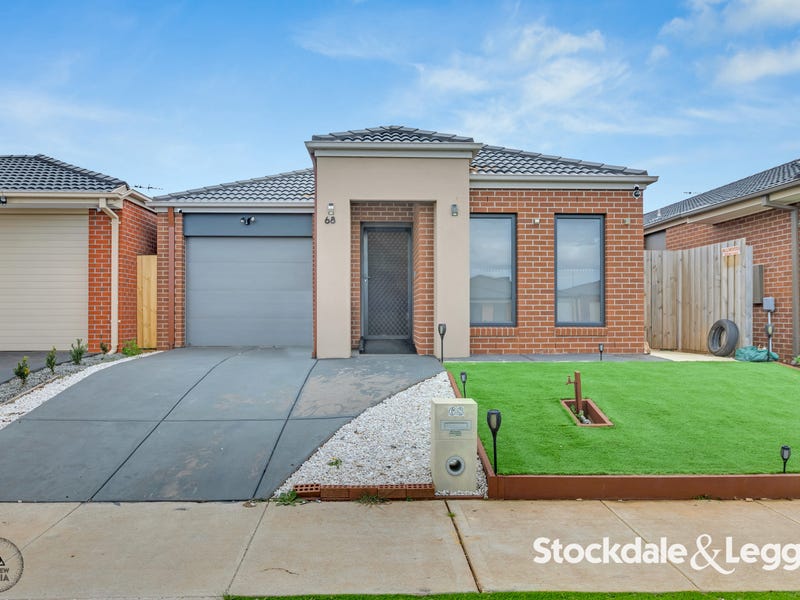 68 Toolern Waters Drive, Weir Views, VIC 3338