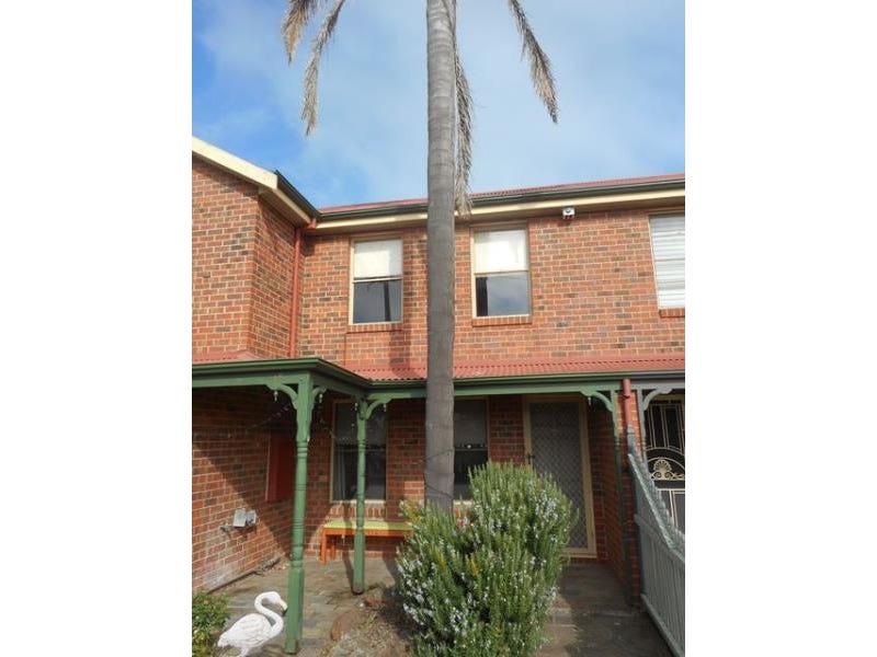 2/15 Elizabeth Street, Geelong West, VIC 3218