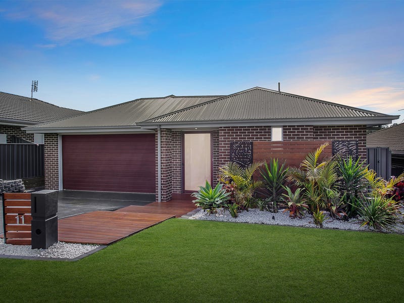 11 Clydesdale Street, Wadalba, NSW 2259