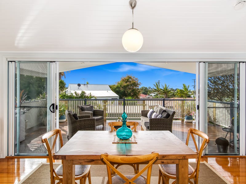 11 Waterview Avenue, Wynnum, Qld 4178 Property Details