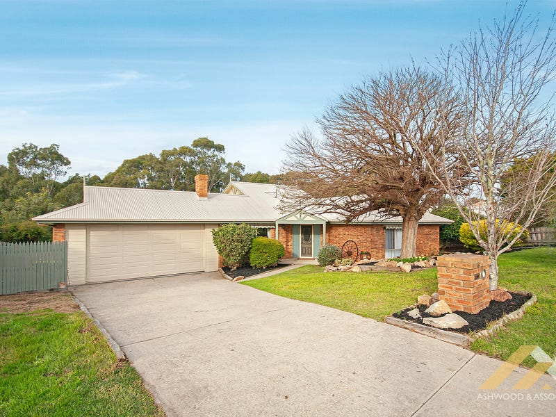 61 Harnham Dr, Bairnsdale, Vic 3875 House for Sale