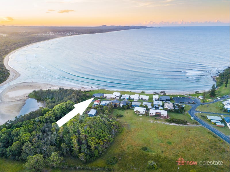 16 First Avenue, Arrawarra Headland, NSW 2456 Property Details