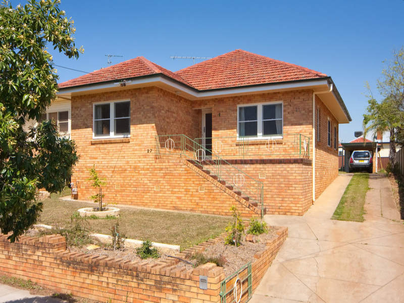 27 Phillip Street, West Tamworth, NSW 2340