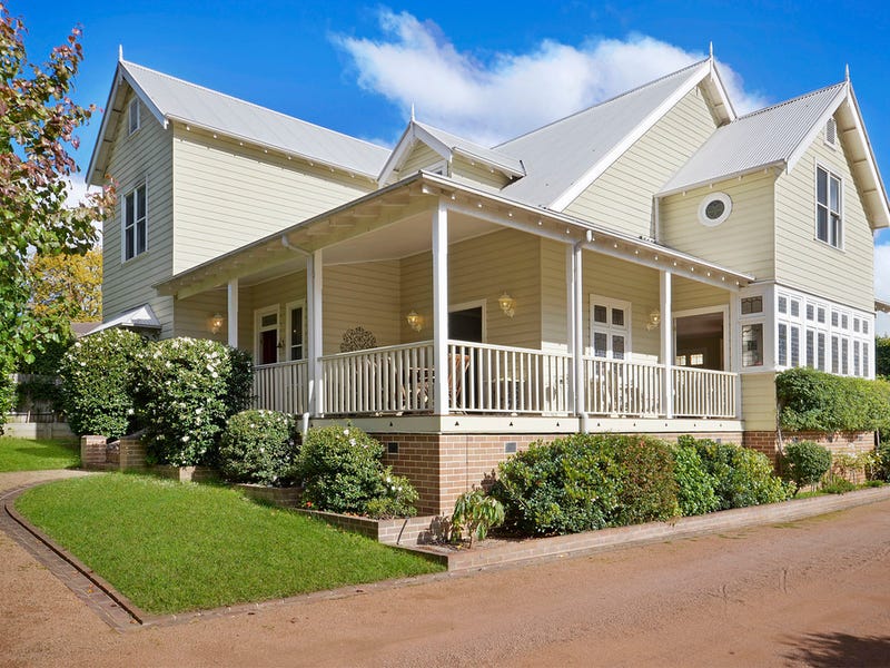 35 Charlton Close, Bowral, NSW 2576