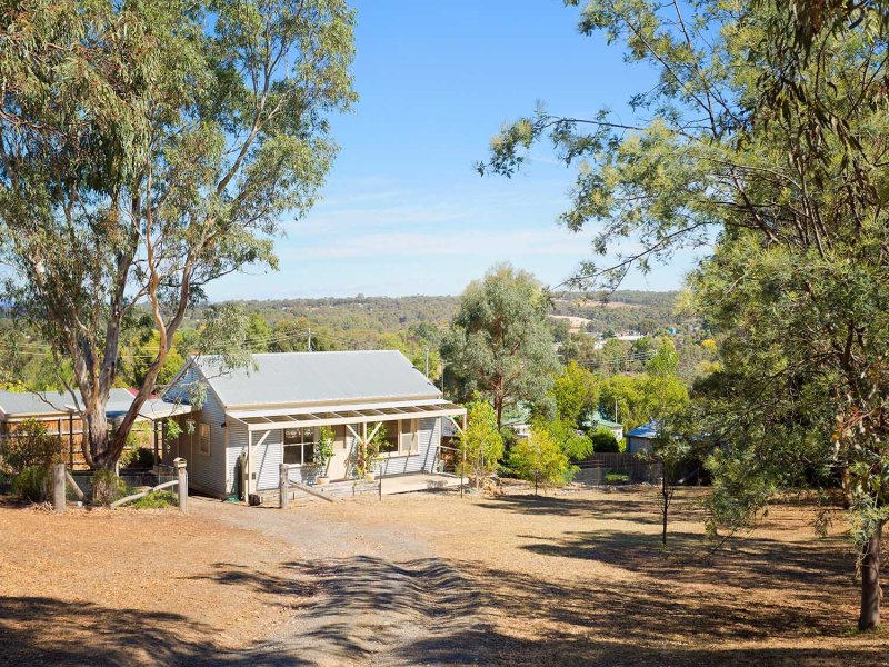 25A Farnsworth Street, Castlemaine, VIC 3450