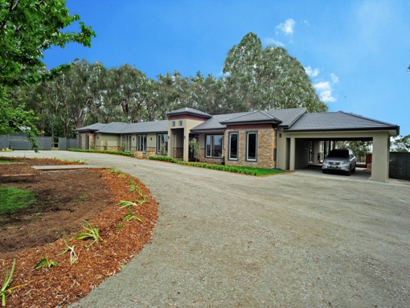 18 Hoyles Road, Pakenham Upper, VIC 3810