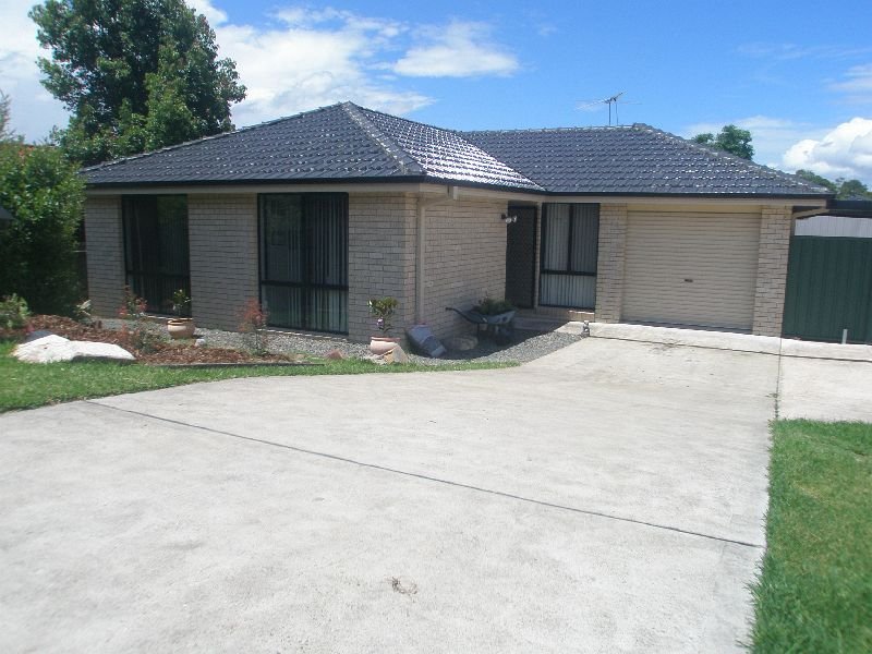 11 Beaton Avenue, Raymond Terrace, NSW 2324