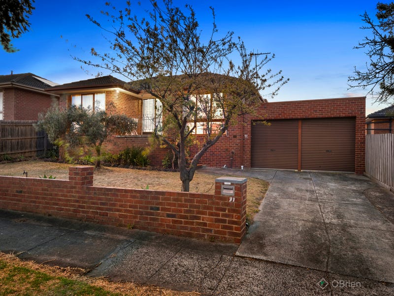 91 Chalcot Drive, Endeavour Hills, VIC 3802