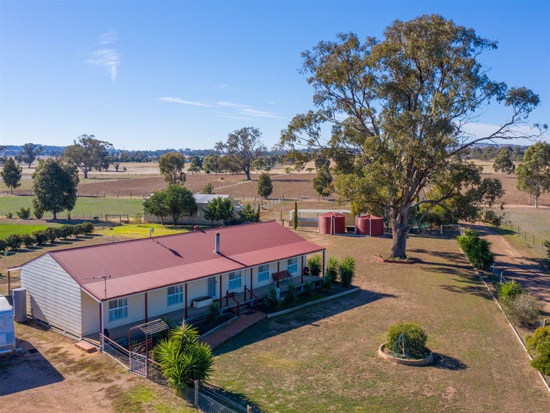 81 Peck Rd, Goorambat, Vic 3725 Property Details