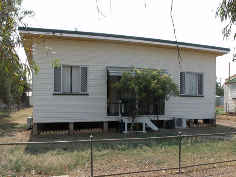 114 Arthur St, Roma, Qld 4455 Property Details