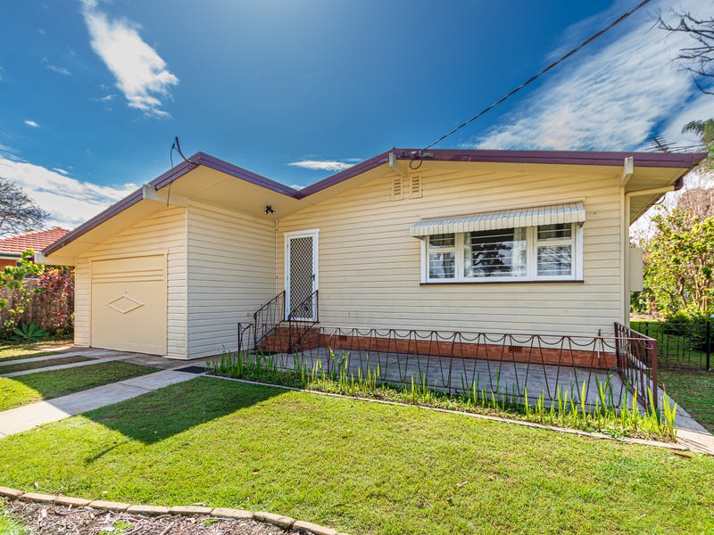 104 King Street, Woody Point, QLD 4019