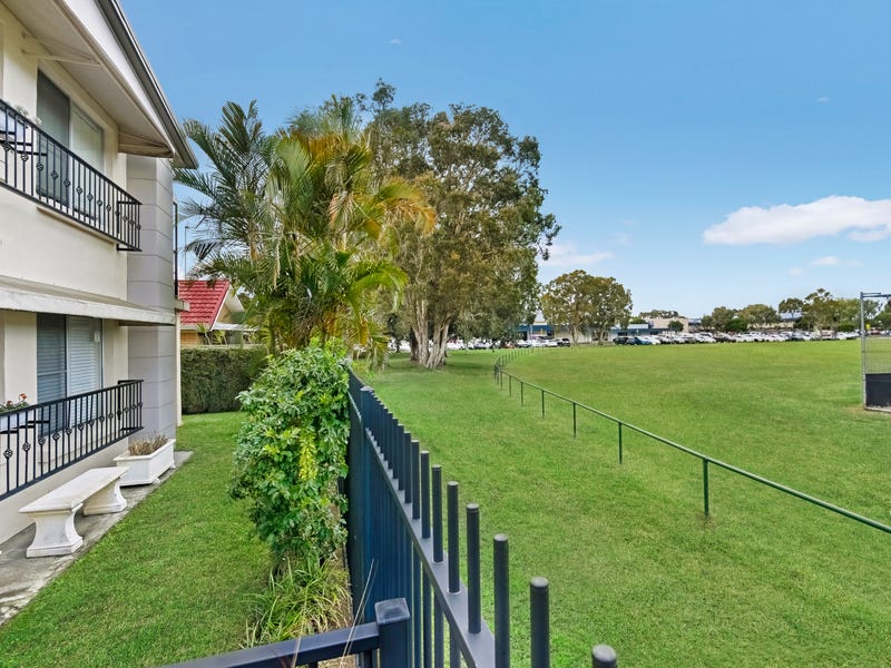 2/28 Bruce Avenue, Paradise Point, QLD 4216