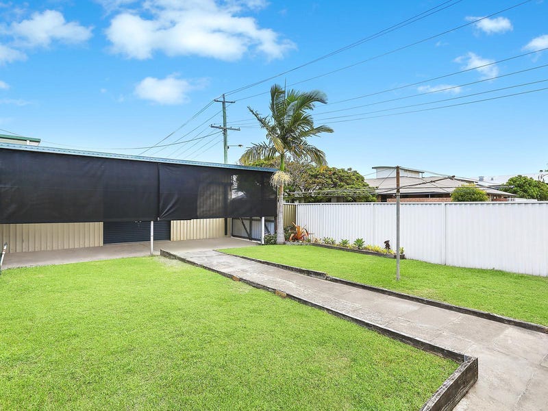 30 Central Street, Labrador, QLD 4215