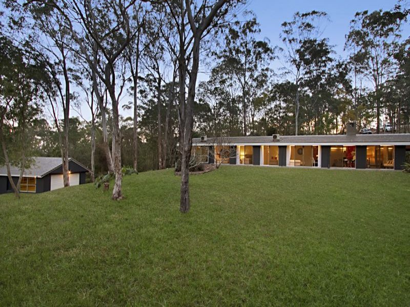 8 Greentrees Avenue, Kenmore Hills, QLD 4069